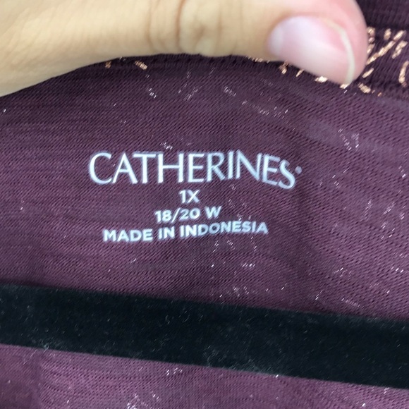 Catherine’s Maroon and Gold Floral Pattern Top Size XL - Picture 4 of 7